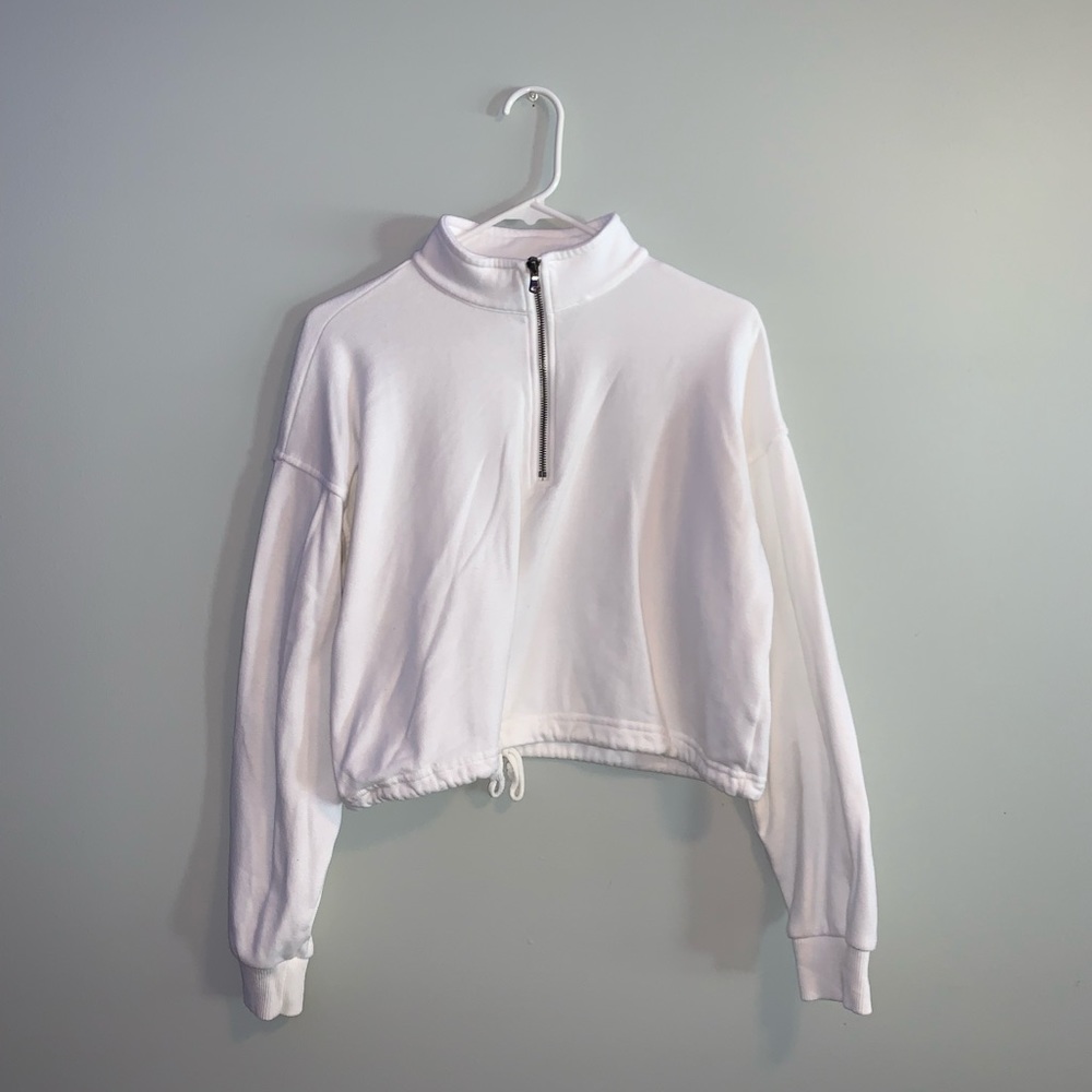 American Eagle cropped half zip!